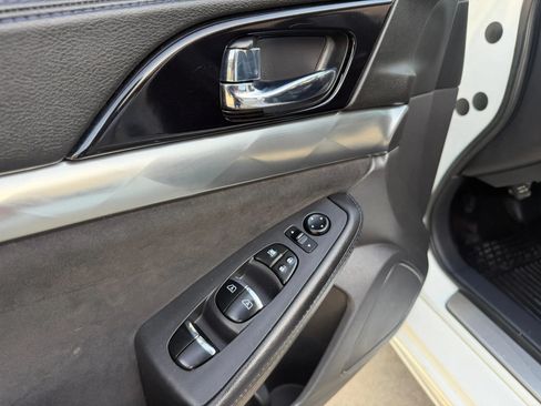 Used 2016 Nissan Maxima SR w/ Interior Lighting Package FWD image 14