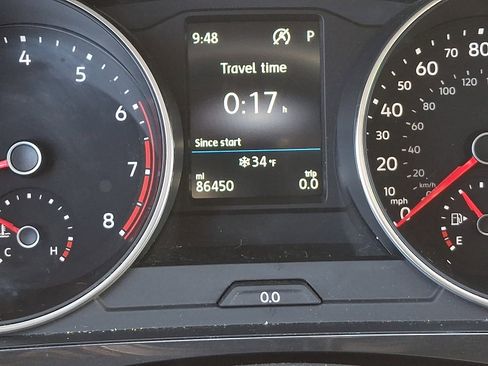 Used 2018 Volkswagen Tiguan SE image 21