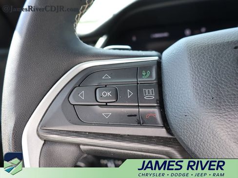 Used 2024 Jeep Grand Cherokee Altitude AWD/4WD image 26