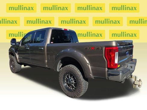 Used 2017 Ford F250 Lariat w/ Lariat Ultimate Package AWD/4WD image 10