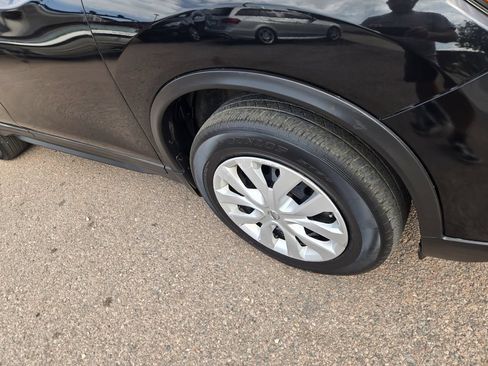 Used 2017 Nissan Rogue S AWD/4WD image 13