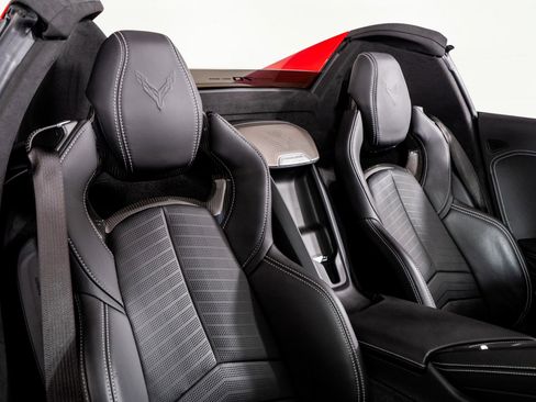 Used 2023 Chevrolet Corvette Stingray Premium Conv w/ Z51 Performance Package image 32