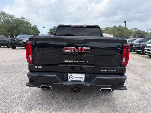Used 2024 GMC Sierra 1500 Denali w/ Technology Package AWD/4WD image 5