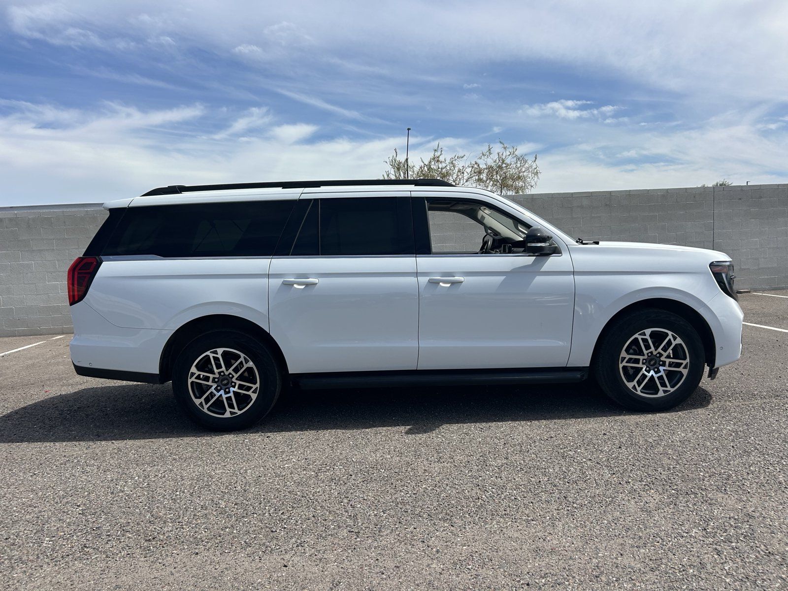 Used 2025 Ford Expedition Max Active AWD/4WD image 6