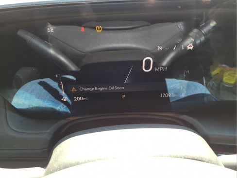 Used 2025 Buick Encore GX Sport Touring w/ Advanced Technology Package image 17