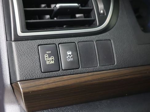 Used 2015 Toyota Camry XLE FWD image 24
