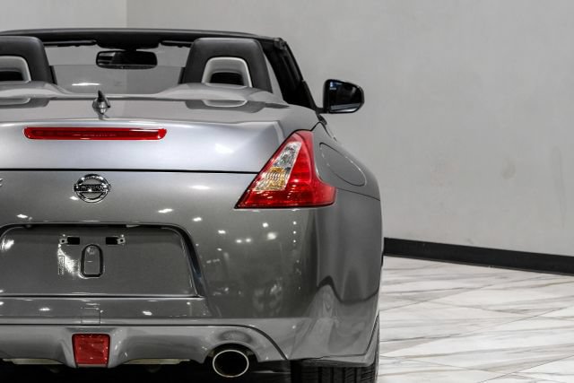 Used 2016 Nissan 370Z Touring Sport RWD image 44
