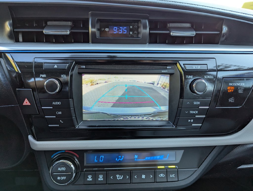 Used 2016 Toyota Corolla LE FWD image 22