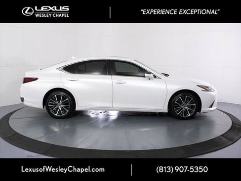 Certified 2023 Lexus ES 250 w/ Premium Package AWD/4WD image 2