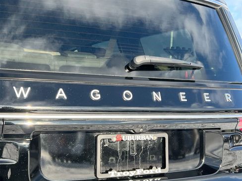 Used 2023 Jeep Wagoneer Series III w/ Preferred Equipment Group image 12