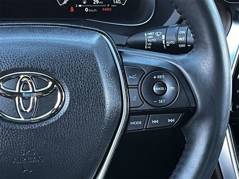 Used 2023 Toyota Venza Limited image 14