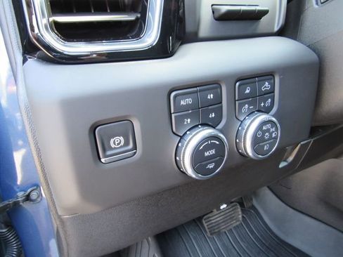 Used 2025 GMC Sierra 2500 Denali w/ Denali Reserve Package AWD/4WD image 17