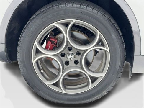 Used 2022 Alfa Romeo Stelvio Ti image 41