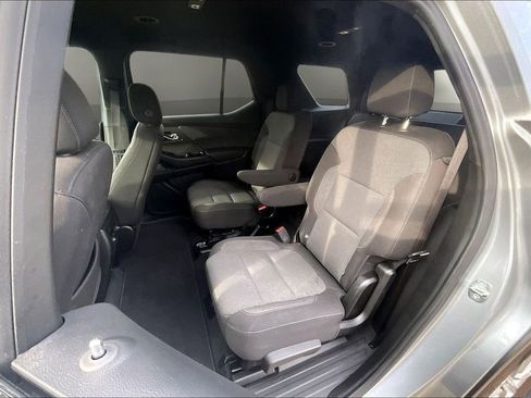 Used 2023 Chevrolet Traverse LT image 23