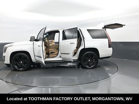 Used 2019 Cadillac Escalade Platinum image 39