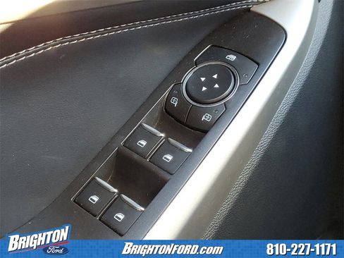 Used 2023 Ford Explorer XLT image 17