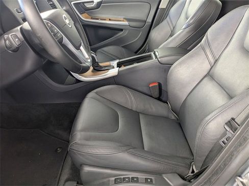 Used 2016 Volvo S60 T5 Inscription Platinum image 13