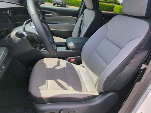 Certified 2024 Chevrolet Traverse LT FWD image 16