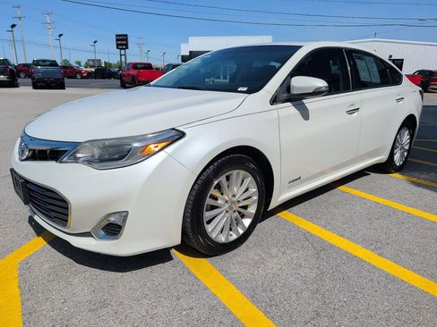Used 2014 Toyota Avalon XLE Premium FWD image 3