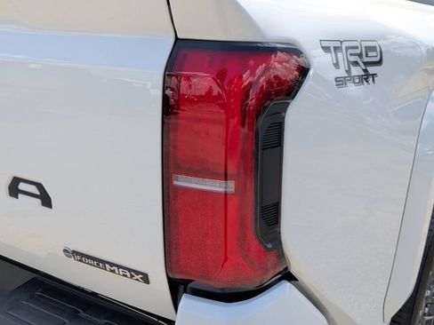 Used 2025 Toyota Tacoma TRD Sport AWD/4WD image 12
