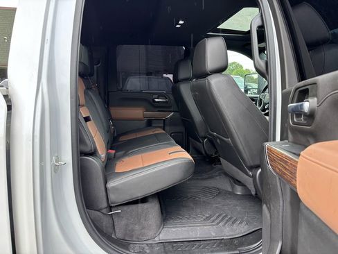 Used 2022 Chevrolet Silverado 3500 High Country AWD/4WD image 32
