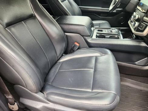 Used 2024 Ford Expedition XLT RWD image 15