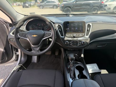 Used 2022 Chevrolet Malibu LT FWD image 17