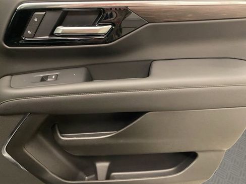 New 2026 Chevrolet Suburban Premier AWD/4WD image 23