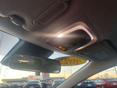 Used 2023 Toyota Corolla LE image 28