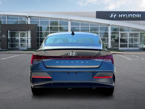 New 2026 Hyundai Elantra SEL Sport FWD image 6