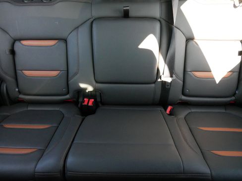 Used 2021 GMC Sierra 1500 AT4 w/ AT4 Premium Package image 15