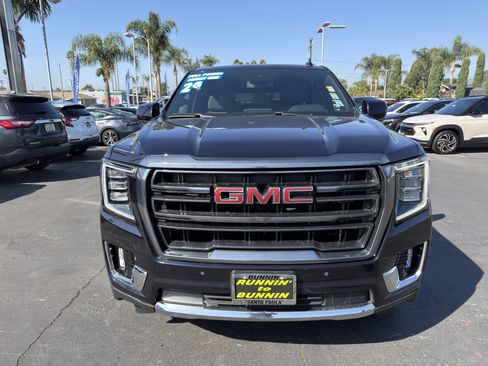 Used 2024 GMC Yukon SLT AWD/4WD image 3