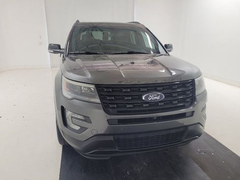 Used 2017 Ford Explorer Sport w/ Equipment Group 401A AWD/4WD image 14