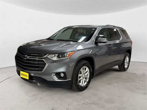 Used 2020 Chevrolet Traverse LT w/ Driver Confidence II Package image 1