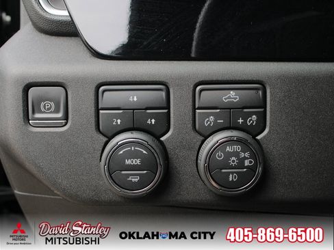 Used 2024 Chevrolet Silverado 2500 LT w/ Convenience Package image 15