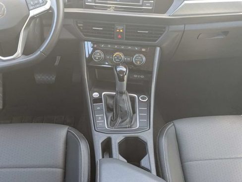 Used 2024 Volkswagen Jetta SE FWD image 17