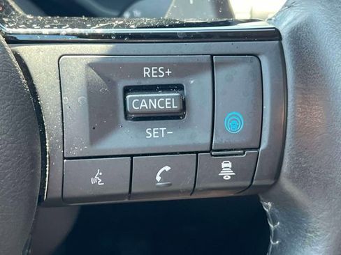 Used 2023 Nissan Rogue SV w/ SV Premium B Package image 23