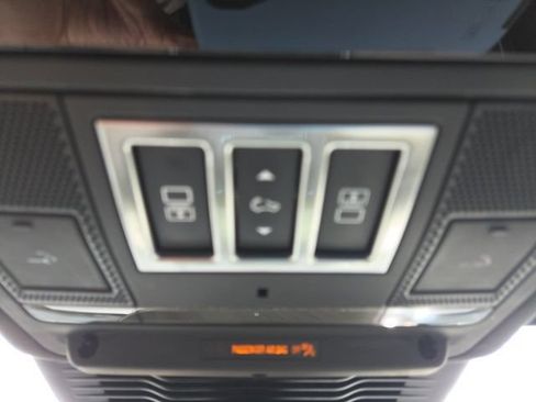Used 2023 Land Rover Discovery HSE R-Dynamic AWD/4WD image 42