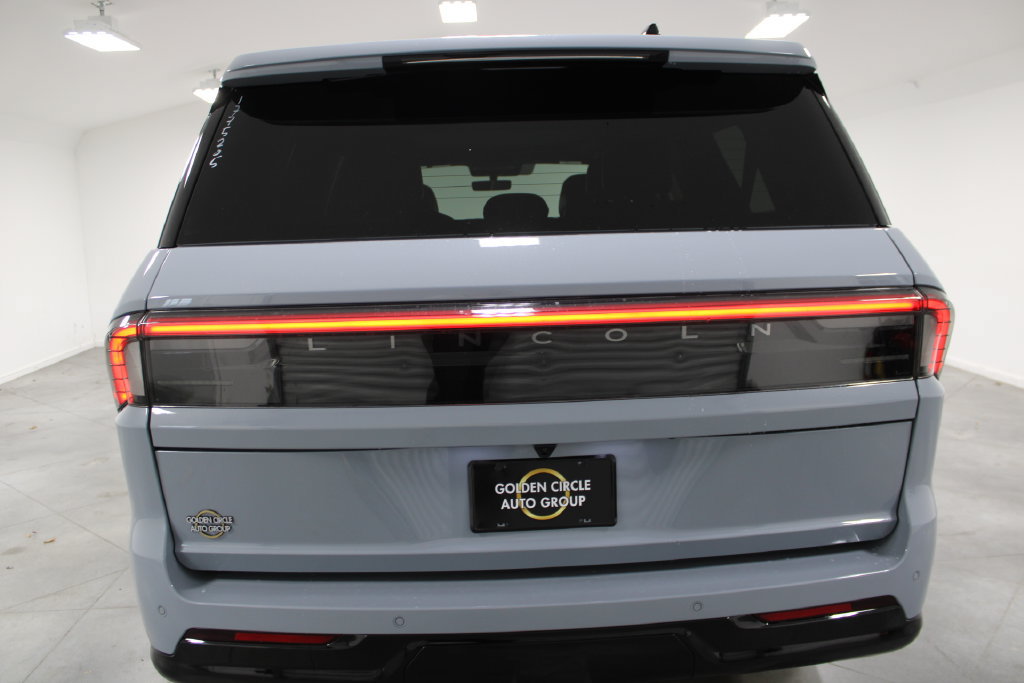 New 2027 Lincoln Navigator L Reserve w/ Jet Appearance Package AWD/4WD image 7