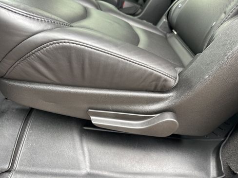 Used 2020 Cadillac Escalade ESV Platinum image 23