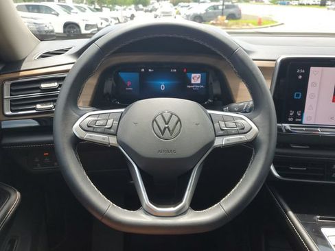 Certified 2024 Volkswagen Atlas SE w/ Panoramic Sunroof Package FWD image 25