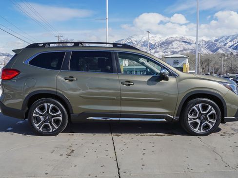Used 2023 Subaru Ascent Limited w/ Technology Package image 9
