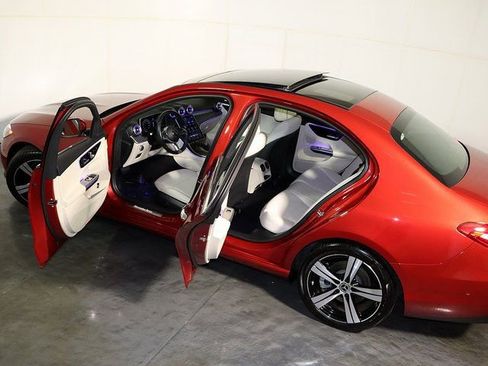 Used 2022 Mercedes-Benz C 300 C 300 w/ Exclusive Trim Package image 5