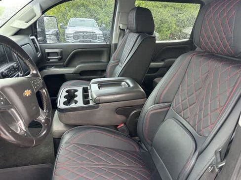 Used 2018 Chevrolet Silverado 2500 LT w/ Midnight Edition AWD/4WD image 3