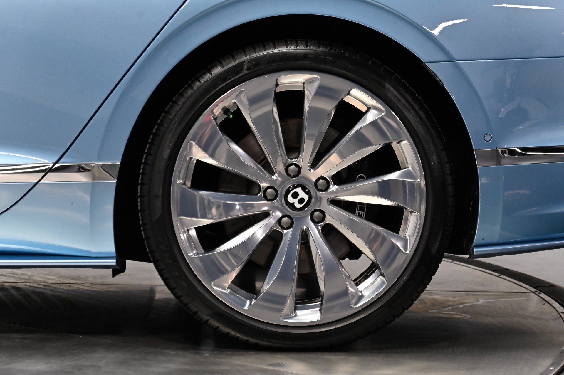 Used 2022 Bentley Flying Spur V8 AWD/4WD image 27