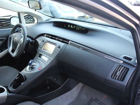 Used 2015 Toyota Prius Prime Plug-In Hybrid FWD image 20
