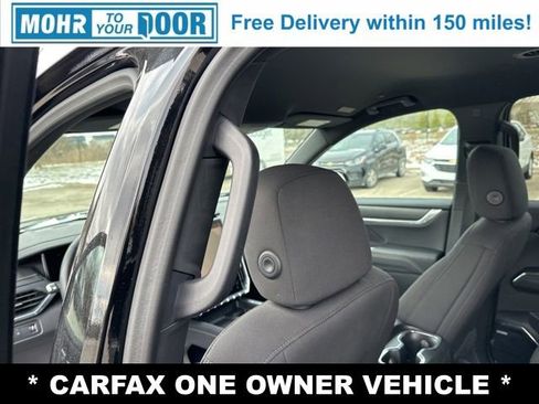 Used 2025 GMC Acadia Elevation image 32