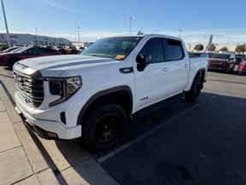 Used 2022 GMC Sierra 1500 AT4 w/ AT4 Premium Package image 3