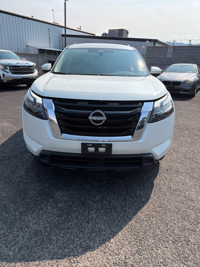 Used 2024 Nissan Pathfinder SV FWD image 1