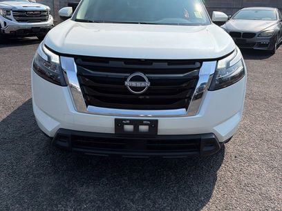 Used 2024 Nissan Pathfinder SV